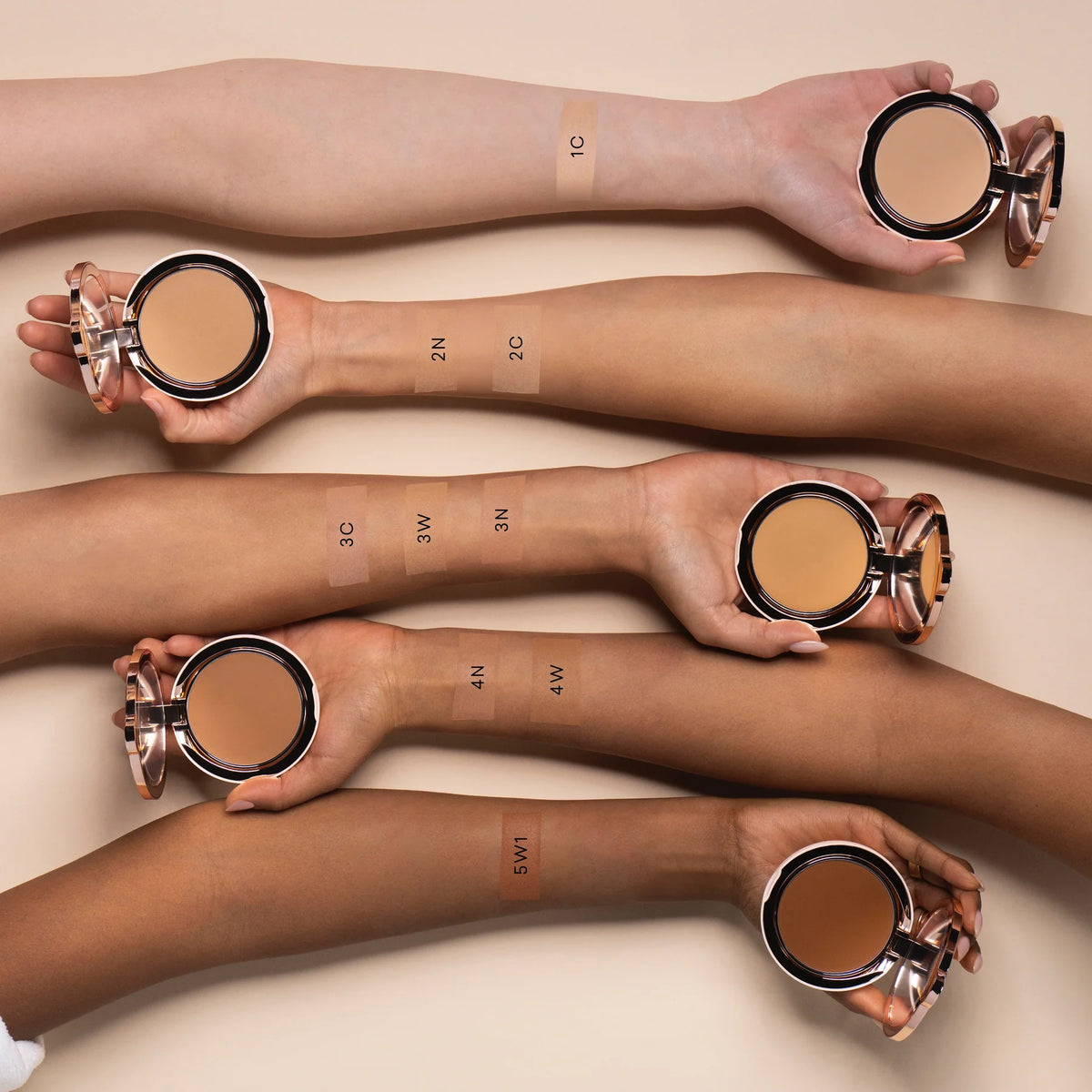ILUMINA CC CREAMY COMPACT SPF 50
